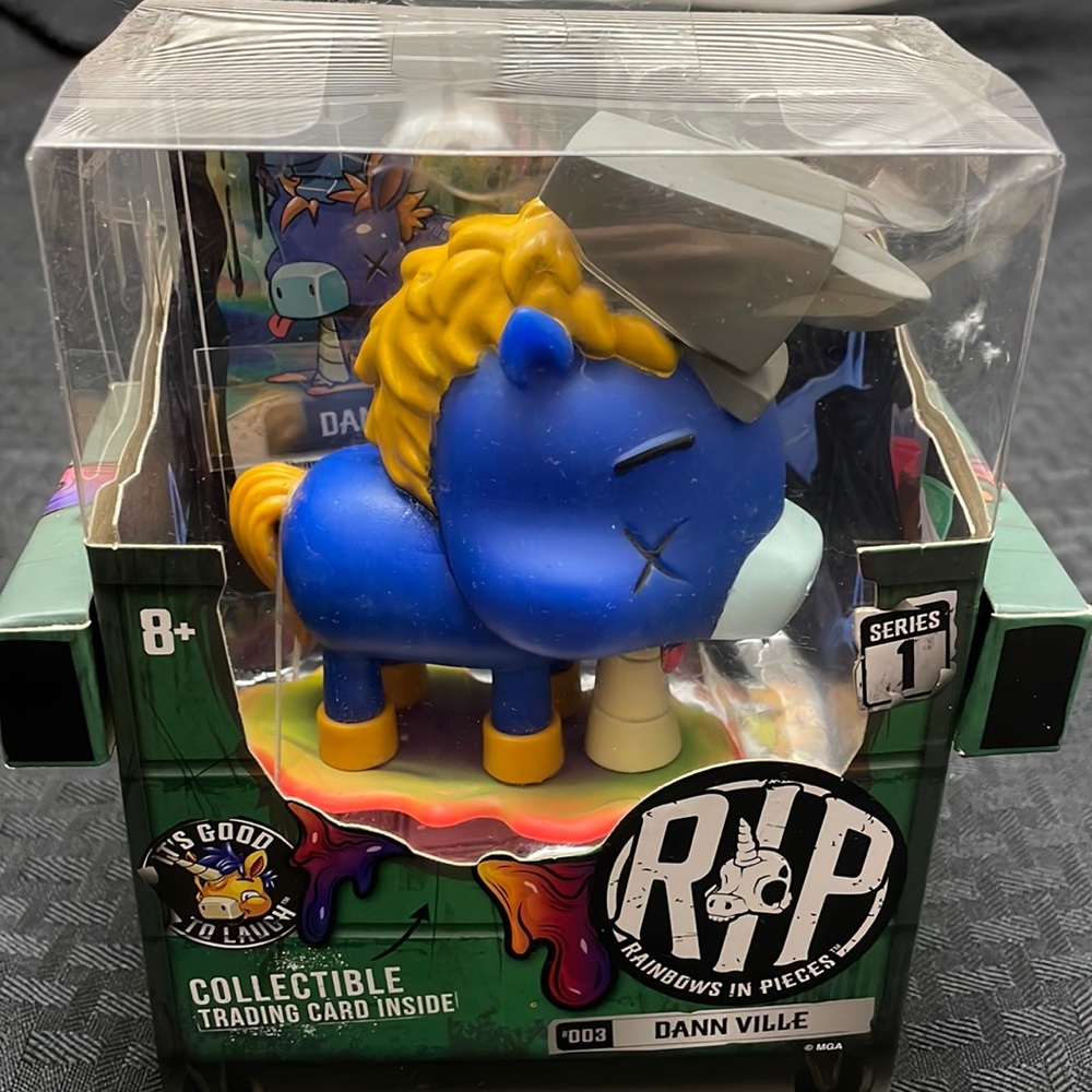 RIP Rainbows in Pieces Series 1 Dann Ville #003 with Collectible Trading Card